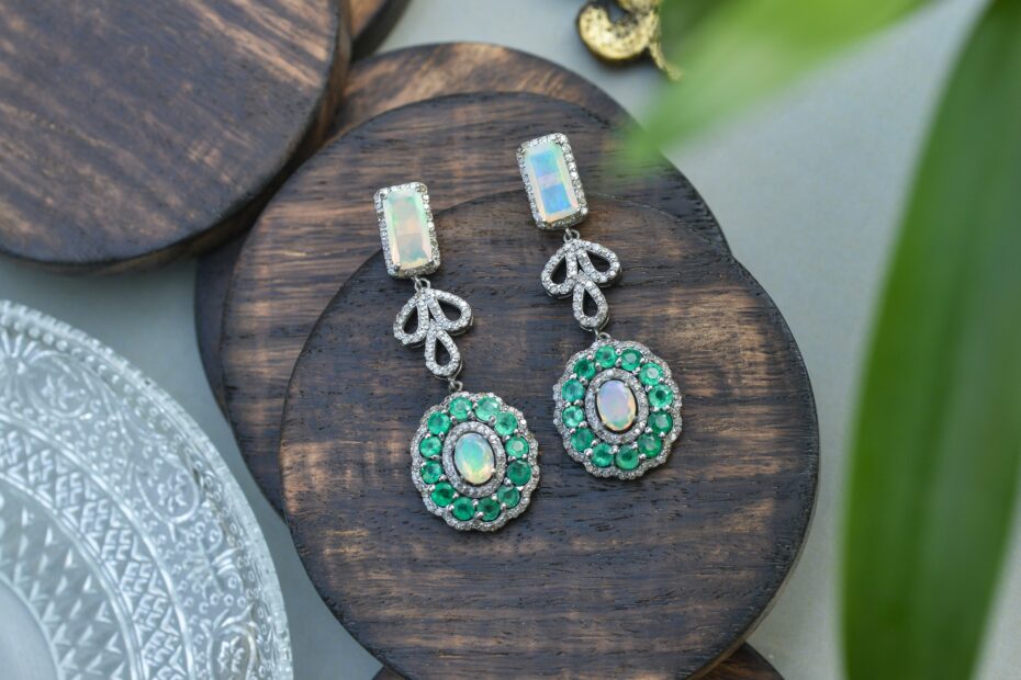 Emerald Earrings: The Ultimate Accessory for a Glamorous Night Out