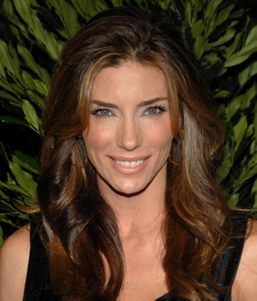 Jennifer Flavin Height