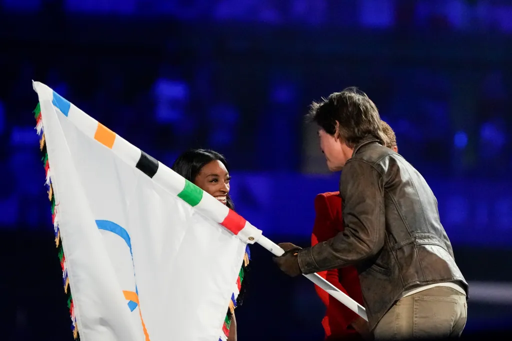 Tom cruise Olympic Stunt